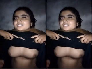 Cute Pakistan Girl Shows Boobs And Pussy For Money